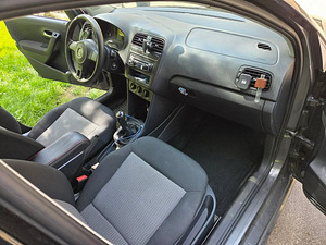 VOLKSWAGEN POLO (7 foto / 14)