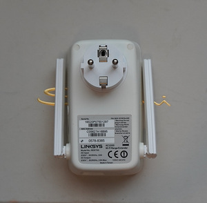 Linksys RE6700 AC1200 Amplify Cross-Band Wi-Fi Extender (2 foto / 2)
