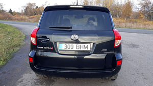 TOYOTA RAV4 2.2D 100kW (5 foto / 15)