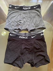 Nike aluspüksid suurus S (poistele)