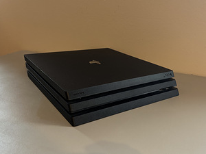 Playstation 4 Pro, mudel CUH-7216B, 1TB (1 foto / 3)