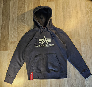 Meeste kapuutsiga pusa Alpha Industries (1 foto / 4)