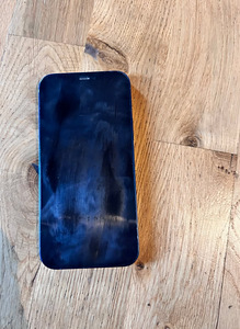 iPhone 12 128 (3 foto / 3)
