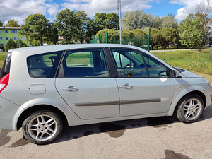 Renault Grand Scenic 1,9d 2004 (15 foto / 15)