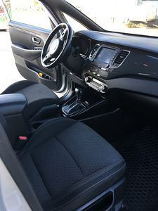 KIA Carens (5 фото из 13)