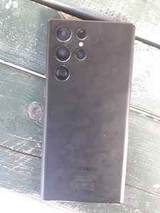 Samsung S22 Ultra (2 foto / 3)