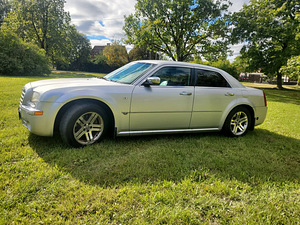 Chrysler 300C с газом (1 фото из 12)