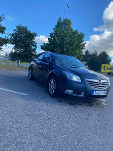 Opel insignia sports tourer (2 foto / 7)