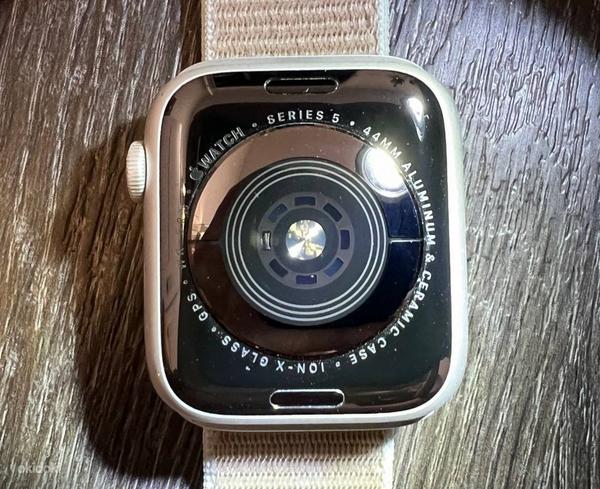 Apple Watch Series 5 алюминий 44 мм + оригинальная миланская петля (фото #2)