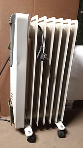 Õlijahuti 2200 W, kasutatud (3 foto / 3)