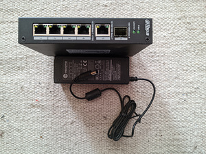 PoE Switch DH-PFS3106-4P-60 (1 foto / 2)