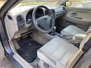 Автомобиль Вольво V40 (2 фото из 11)