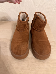 Zara UGG saapad (3 foto / 4)