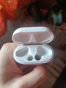 Продам Apple Airpod в оригинальной упаковке (5 фото из 8)