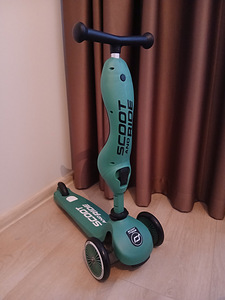 Самокат Scoot and Ride . (1 фото из 8)