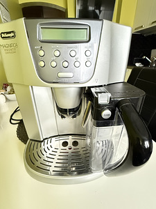 Delonghi Magnifica Pronto Cappuccino (3 foto / 4)