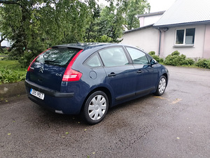 Продам автомобиль (1 фото из 6)