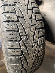 Диски r 16 KIA ,резина Nokian Hakkapeliitta 215*70 (7мм) (2 фото из 5)