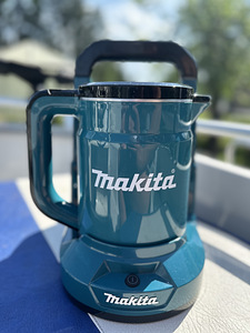 Продажа Аккумуляторный электрический чайник Makita DKT360Z - аккумуляторный