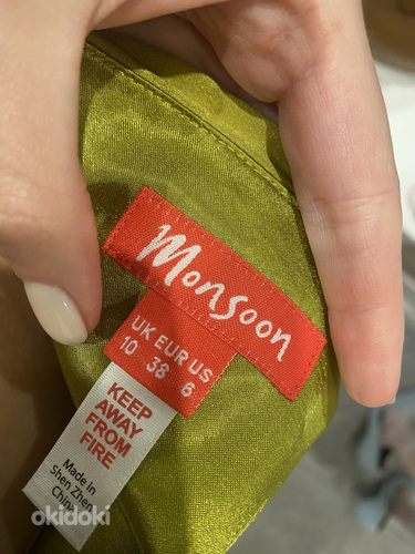 Коктейльное платье от бренда Monsoon размер 38. (фото #2)