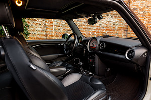 Mini Cooper Clubman (8 foto / 9)