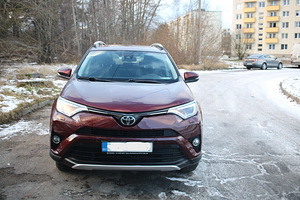 Toyota RAV4 2016 2,0 D Luxuri Plus 140 000 km (1 foto / 7)