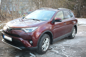 Toyota RAV4 2016 2,0 D Luxuri Plus 140 000 km (3 foto / 7)