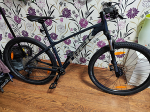 Trek Marlin 7 maastikuratas '29' L-raamiga (1 foto / 4)