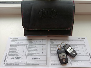 Kia Optima 1.7CRDI (9 фото из 11)