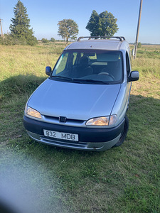 Peugeot Partner (4 фото из 5)