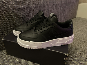 W AF1 PIXEL Nike (2 фото из 3)