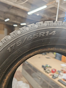 Hankook talverehvid 175/65 R14 5mm (3 foto / 4)