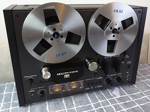 Vanakooli lintmakk Akai GX-4000D Black  			