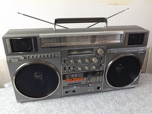 Vanakooli kassettraadio JVC RC-M90W  			