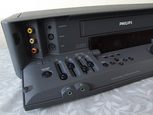 Super VHS videomakk Philips Match Line VR 969 02 S-VHS (7 foto / 10)