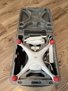 DJI Phantom 4 Advance (3 фото из 7)