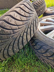 Valuveljed 16" koos talverehvidega 205/55R16 GoodyearUltraGr (3 foto / 5)