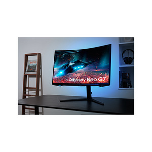 Samsung Odyssey Neo G7 32" 4K UHD 165 Hz, garantii (1 foto / 3)