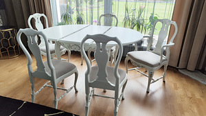 Очень красивый белый обеденный стол и 5 стульев