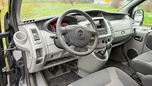 OPEL VIVARO (8 фото из 12)