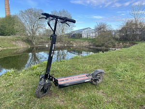 Elektriline tõukeratas HUGO M4 PRO Elektriline roller (2 foto / 10)