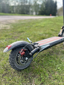 Elektriline tõukeratas HUGO M4 PRO Elektriline roller (5 foto / 10)