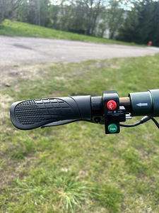Elektriline tõukeratas HUGO M4 PRO Elektriline roller (6 foto / 10)