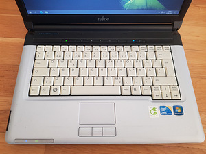 Fujitsu LifeBook S710 - i3/4GB/250GB/W10 (2 foto / 7)