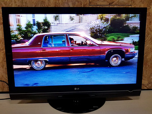 LG 47LG7000 47" (2 foto / 8)