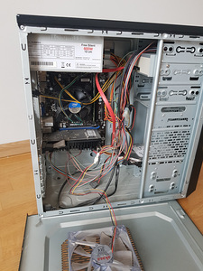 MSI Desktop lauaarvuti (5 foto / 6)