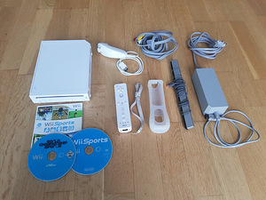Набор Nintendo Wii + 2 игры (1 фото из 5)