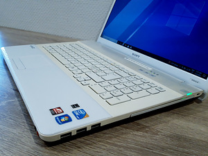Sony Vaio 17" i3/8GB/SSD120GB (4 foto / 9)