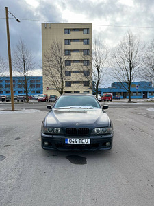 BMW 528i manuaal (2 foto / 5)