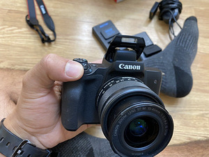 Canon EOS M50 24.1MP peegelkaamera koos 15-45mm STM objektii (9 foto / 9)